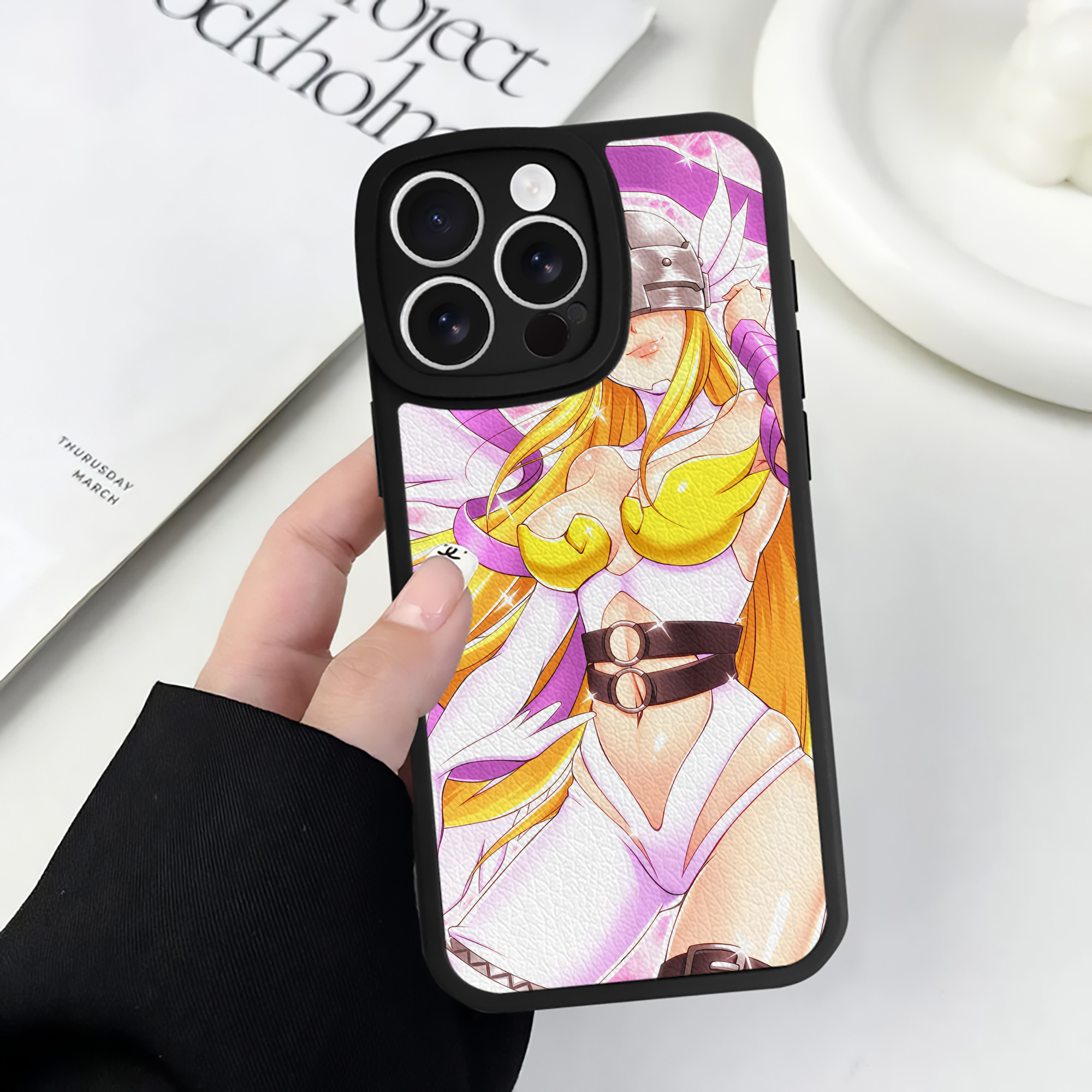 （画像用） Digimon デジタルモンスター/デジモン 【iPhone 16シリーズ対応】シリコンスマホケース（レザー調） 材質：シリコン